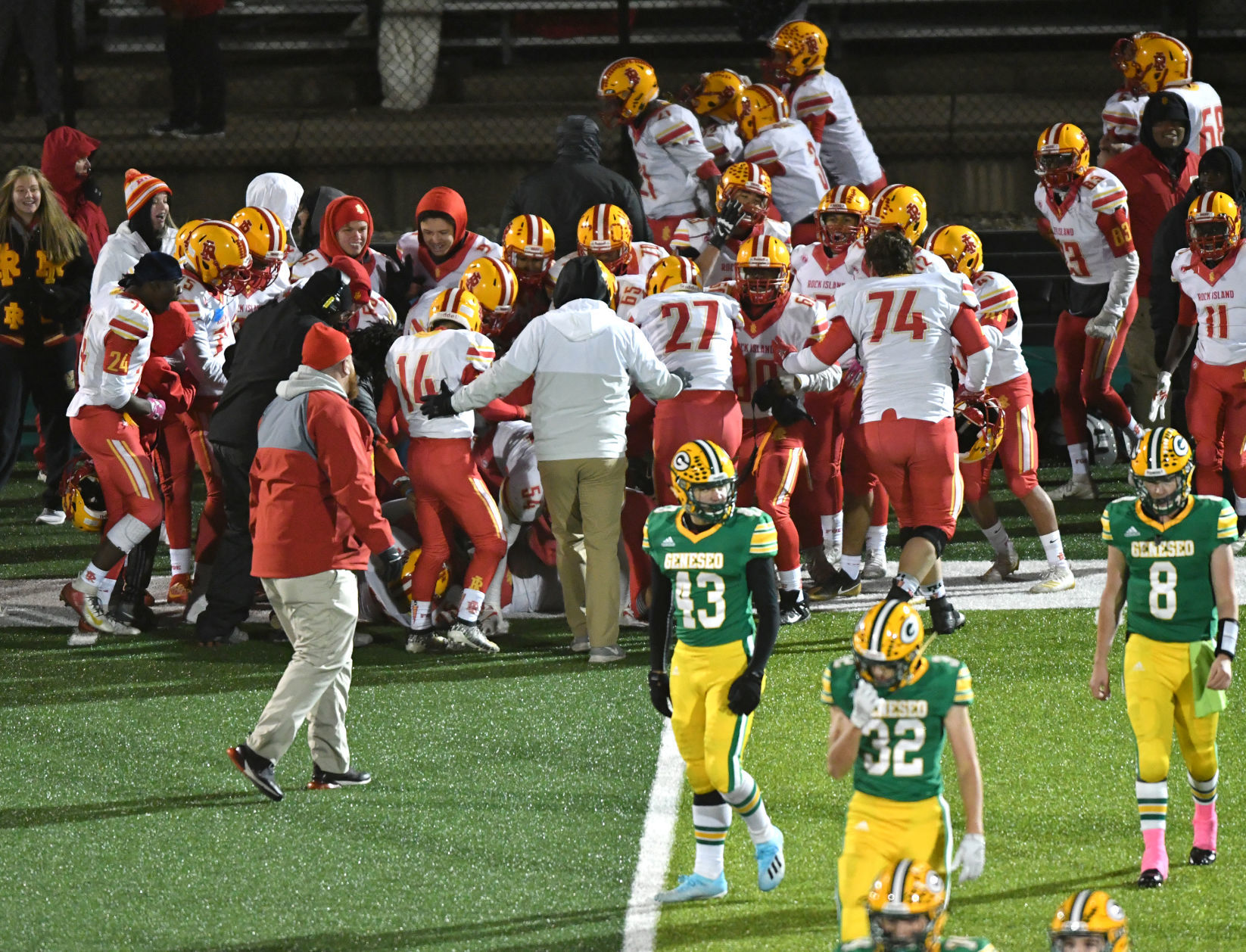 Rock Island vs Geneseo football.